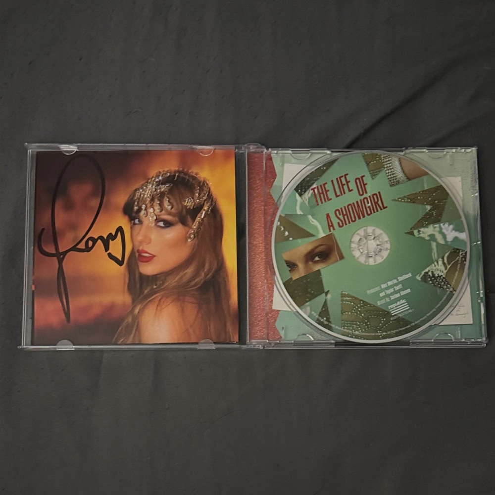Taylor Swift Signed Cd